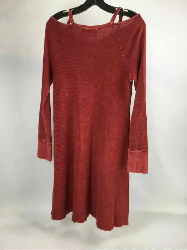 able Size S/M Rust Knit Cold Shoulder Dress