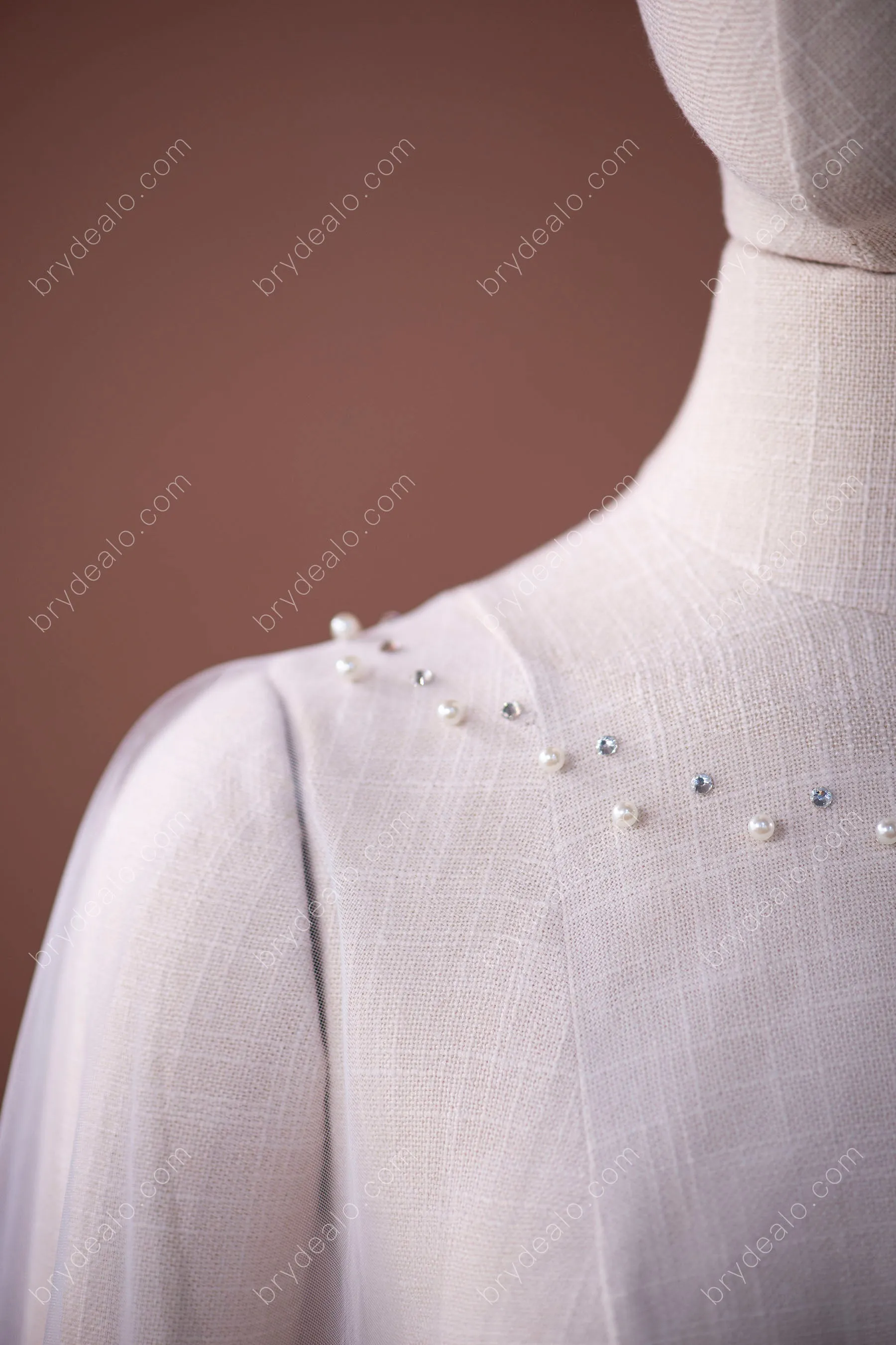 Captivating Rhinestones Pearls Short Bridal Cape