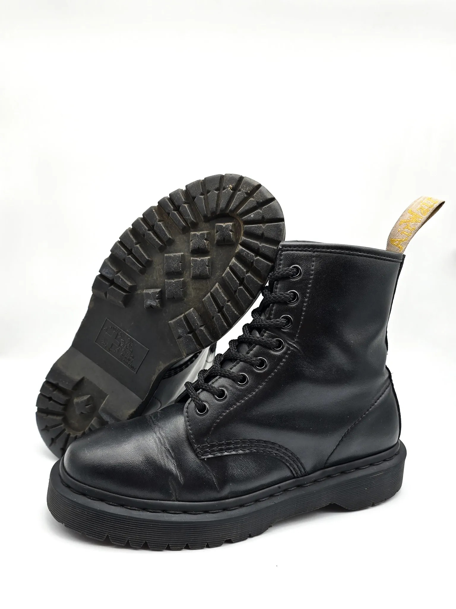 DR. MARTENS 1460 BEX BLACK VEGAN - Pre-Loved