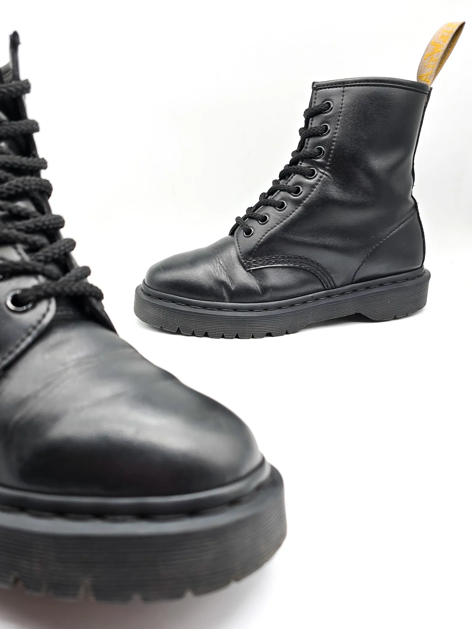 DR. MARTENS 1460 BEX BLACK VEGAN - Pre-Loved