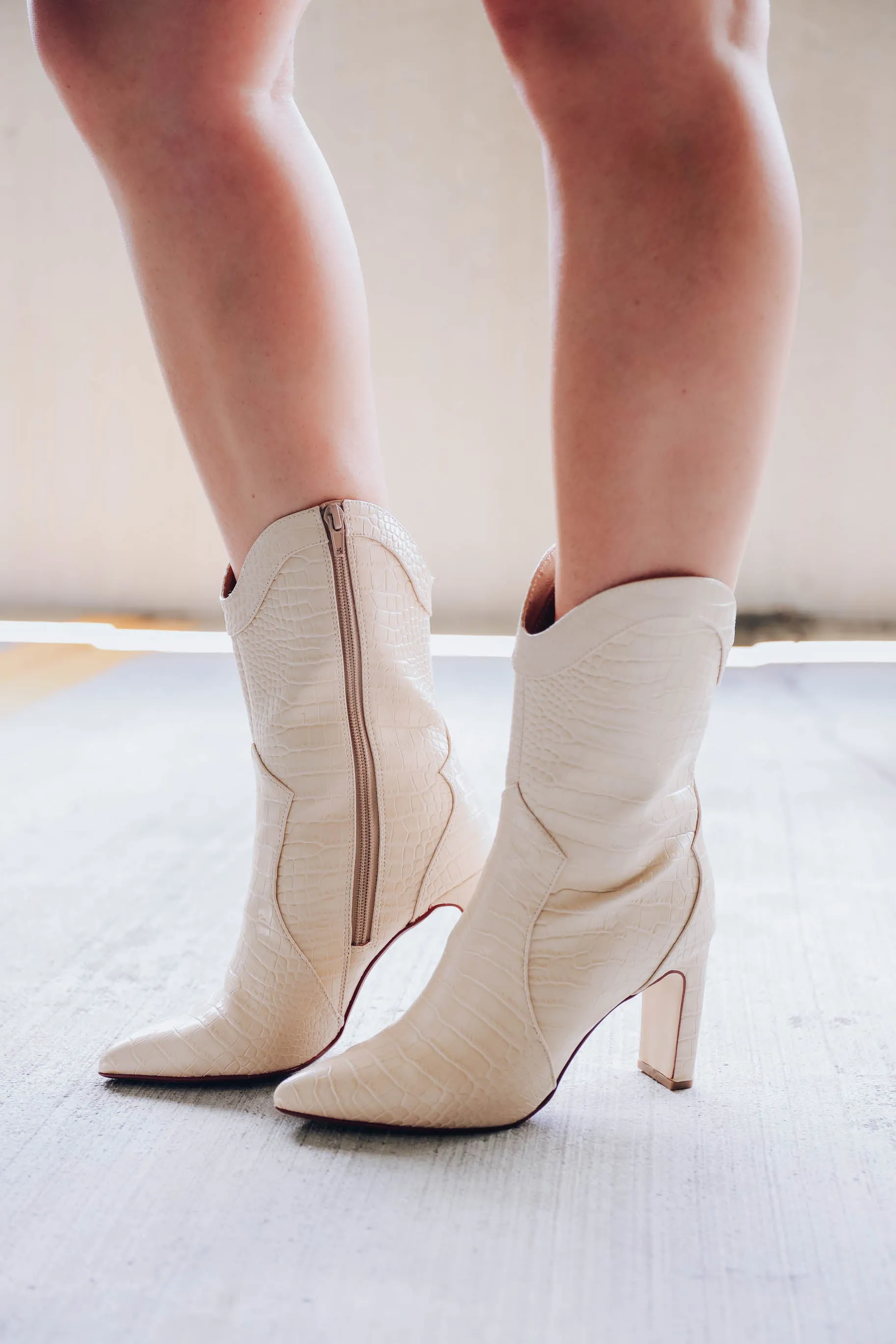 Everley Heeled Boot By Chinese Laundry - Beige