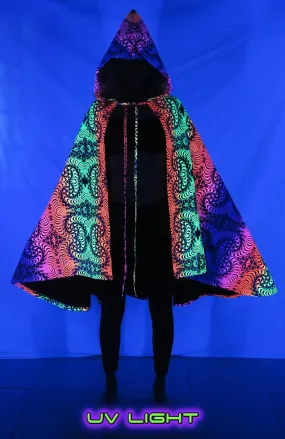 Hooded Cape : Rainbow Fractal