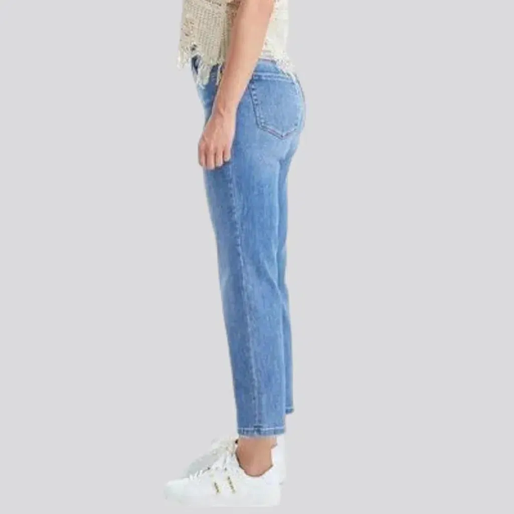 Sanded women's whiskered jeans