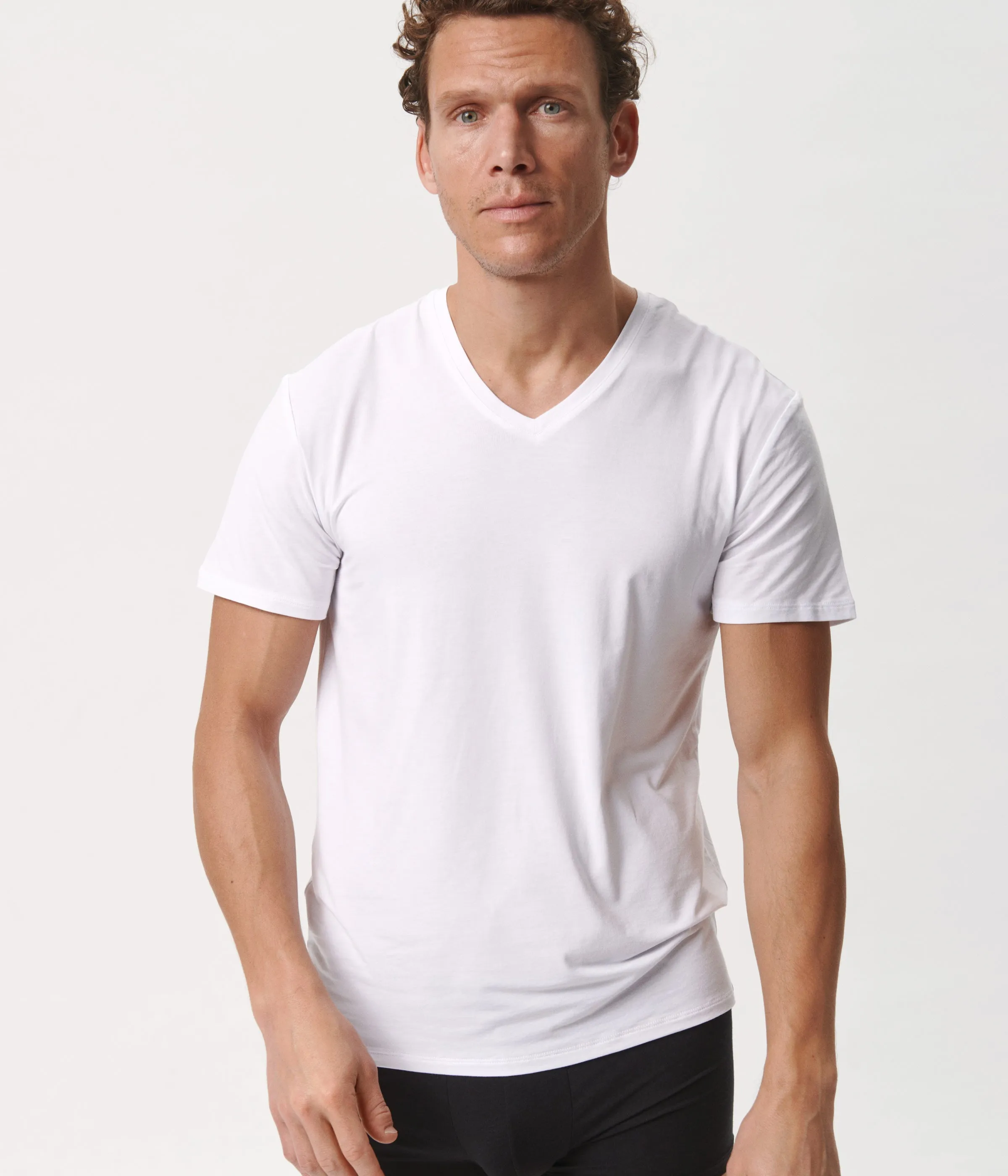 White slim fit v-neck bamboo T-shirts - 2 pack