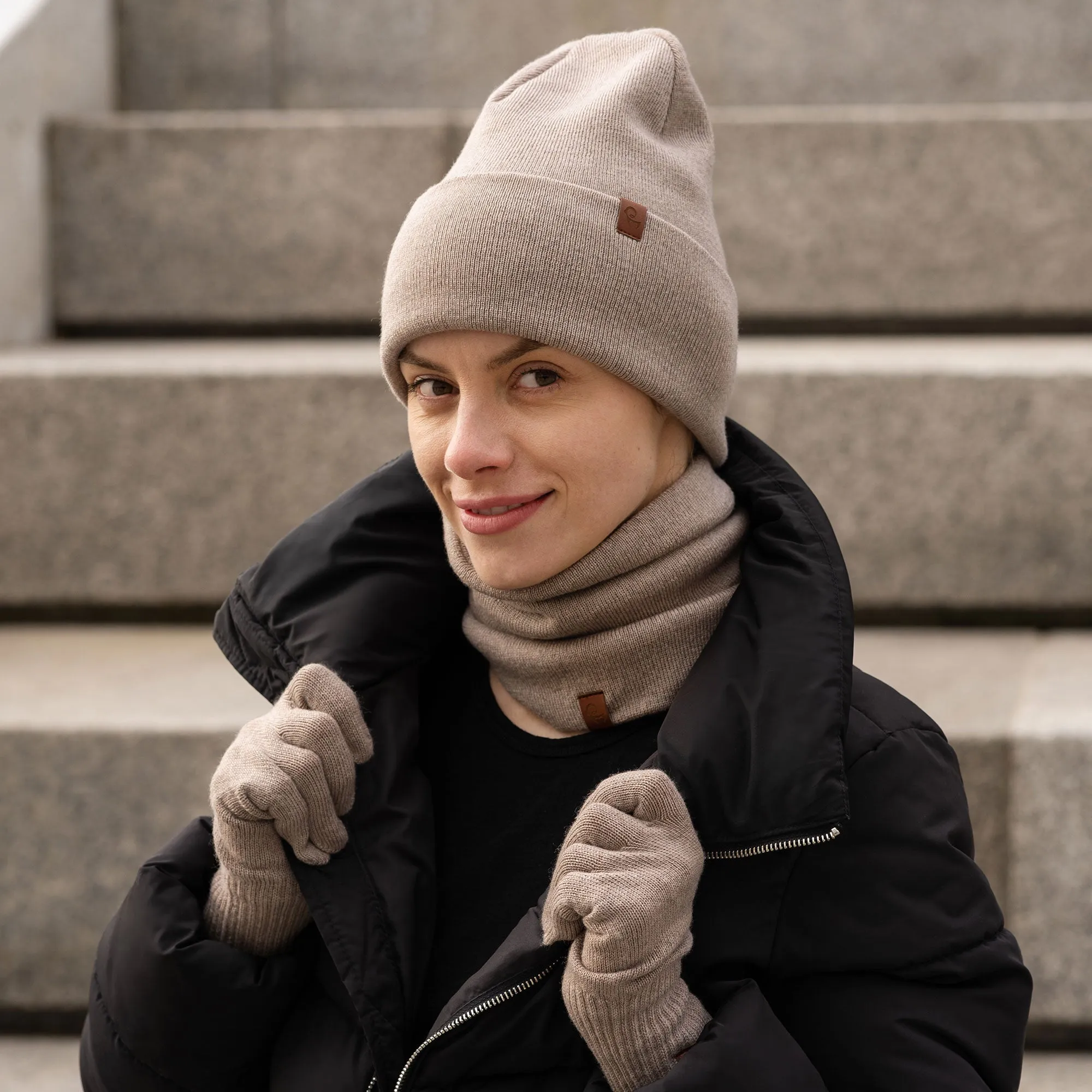 Women's Knit Beanie & Gloves 2-Piece